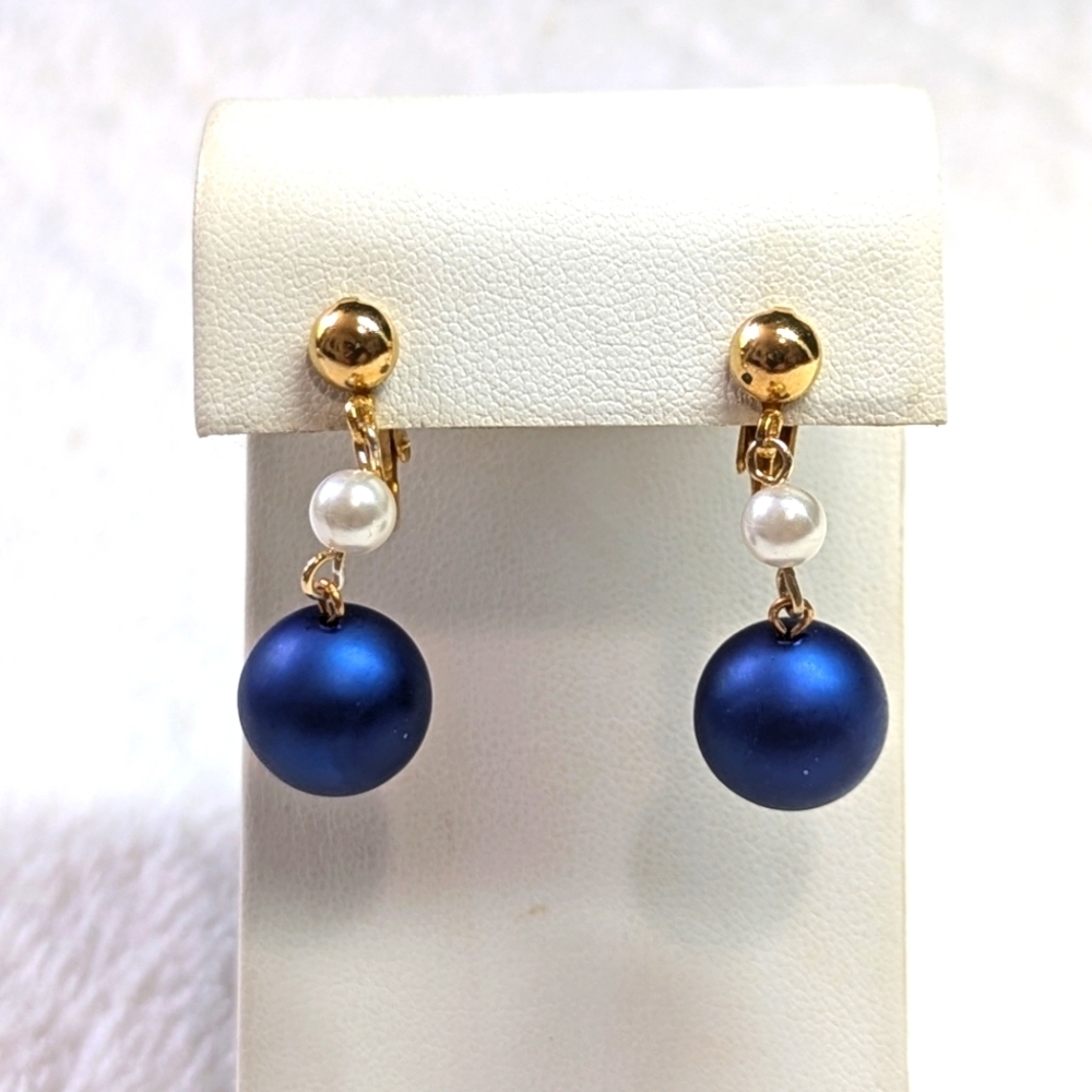 Vintage Colbalt Blue and Goldtone Clip Earrings with a Faux Pearl Accent - Picture 1 of 5